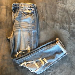 New American Eagle (super) destroyed mom jeans